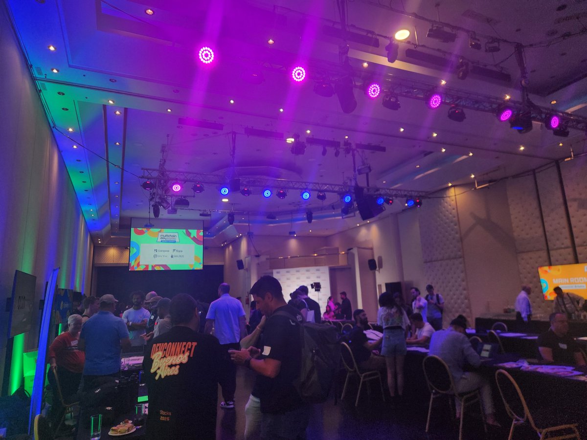 Darviridis's tweet image. Multichain Day | #Devconnect 2025
I was very glad to meet so many different projects and networks at an event that brings together everyone from the crypto world. Thank you for the friendly atmosphere!
@wrappedxyz @PythNetwork @auroraisnear @Aptos