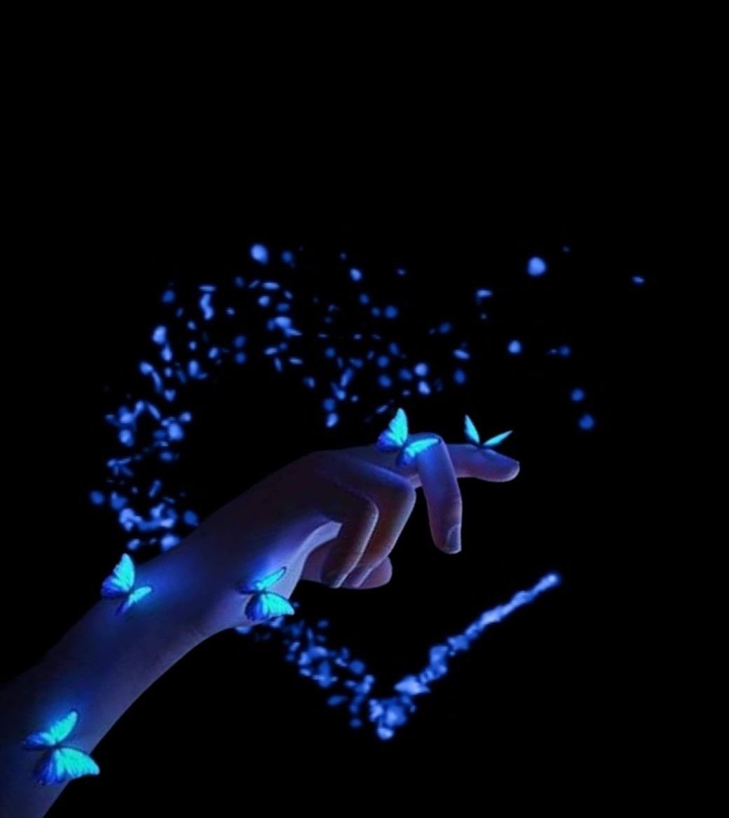 .
.
.
.
.رعىٰ اللّـہ إنساناً لۆ مشىٰ في الࢪُّۆحِ
ما أثقلھا، ࢪفيقٌ، ࢪقيقٌ، خفيف،ڪأنَّ 
لا ظِلَّ لـہُ .🦋
.
.
.🍃🤍🕊️