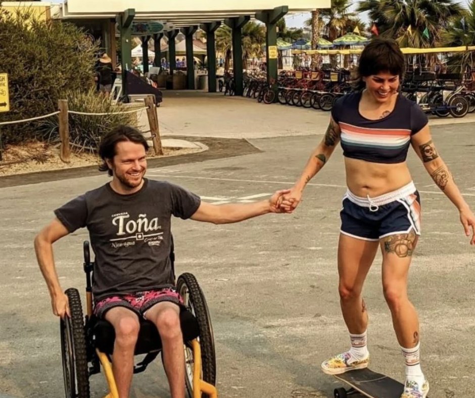 SPINALpedia's tweet image. Casey Proud, an adaptive surfer and paraplegic from Hawaii, with his girlfriend on their 9th anniversary. Casey is the 2022 ISA Para-Surfing World Champion and the &apos;23-&apos;25 US National Champion. 

instagram.com/caseyproud1000/

#spinalcordinjury #adaptivesurfing #interabledcouple