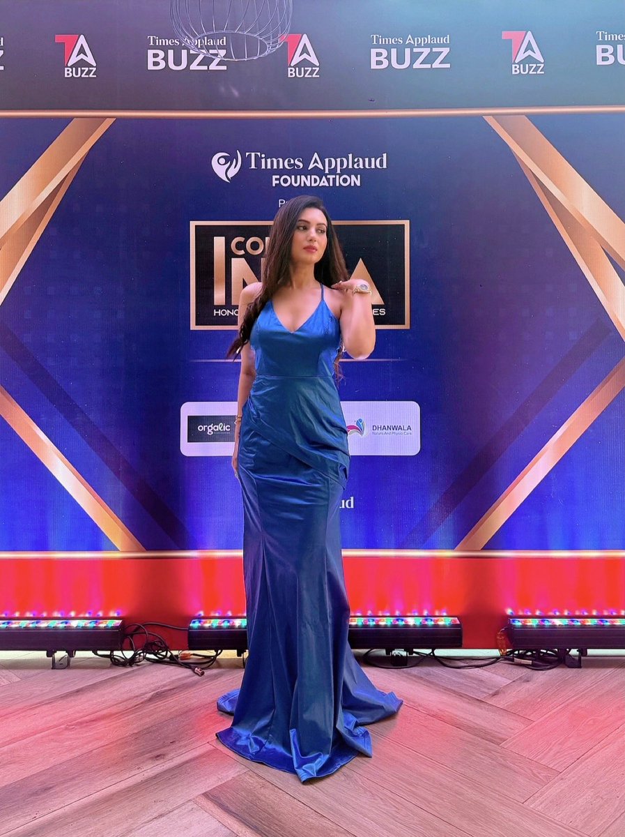 AnusmritiSarkar's tweet image. So honoured to received the award of “Icons of India” for Fashion Icon 2025 . Blessed 💕✨🧿🧿

#fashionicon #styleicon #gratitude #anusmriti #anusmritisarkar