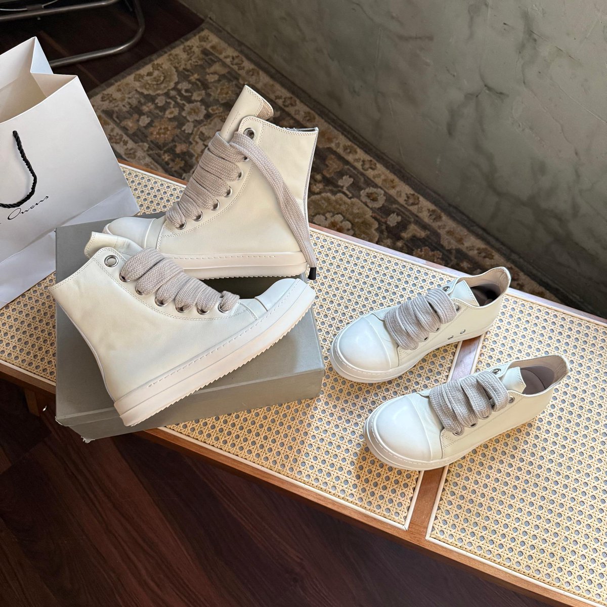 kickssinc's tweet image. DAY 16!

Take a second to appreciate these RICK OWENS drops!

You deserve a pair, follow us for more!😝