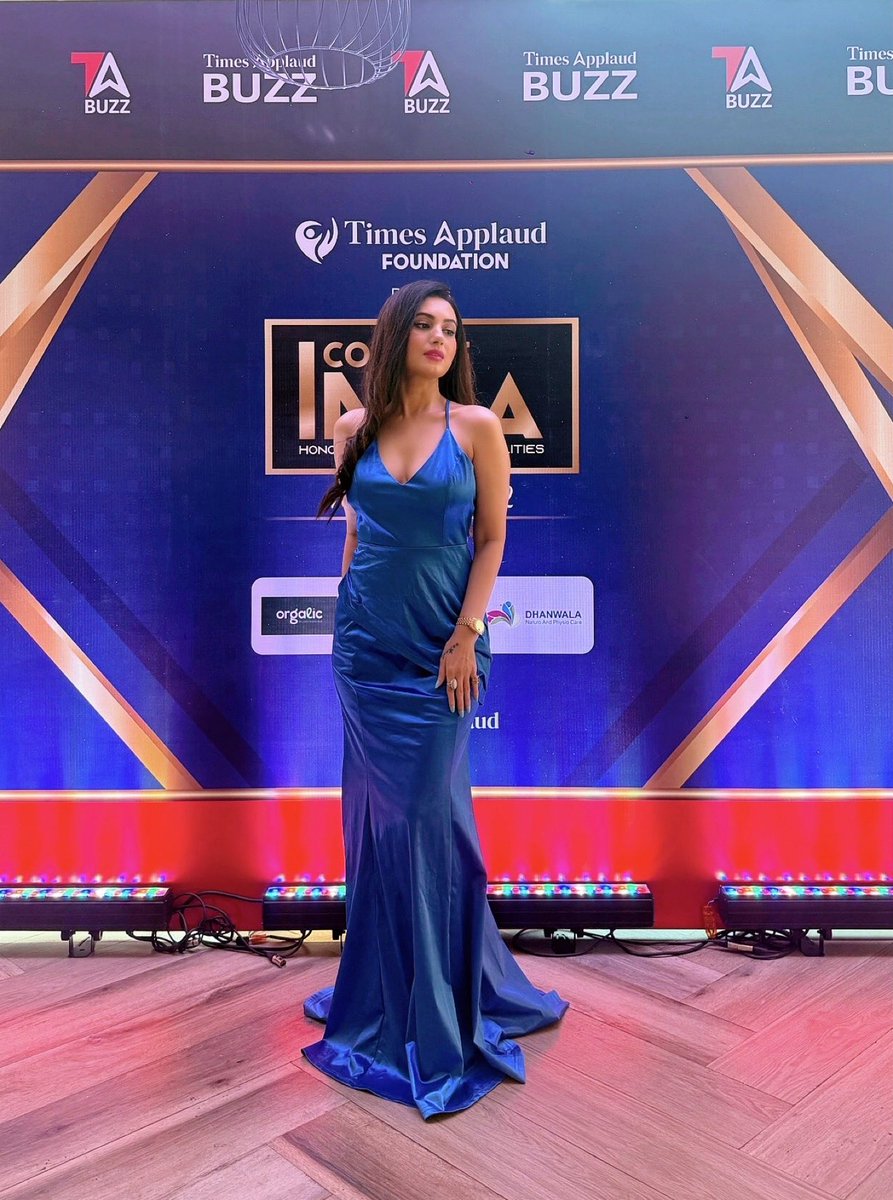 AnusmritiSarkar's tweet image. So honoured to received the award of “Icons of India” for Fashion Icon 2025 . Blessed 💕✨🧿🧿

#fashionicon #styleicon #gratitude #anusmriti #anusmritisarkar