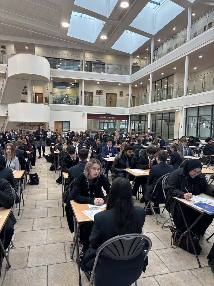 NorthChadderton's tweet image. A fantastic day of Year 11 mock interviews! 🌟 Huge well-done to our incredible Sixth Formers who led the sessions with professionalism and care. Proud of the important conversations taking place as our students get ready for their college interviews. #FutureReady #Proud