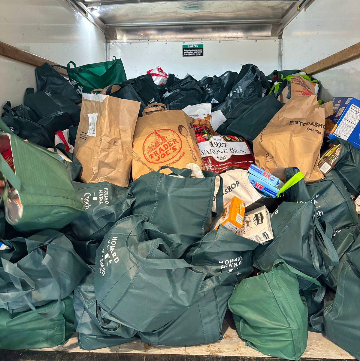 LongIslandCares's tweet image. Coach Realtors delivered a full U Haul with 6,315 pounds of food and volunteered for our Gather and Give food drive.
Their heart and generosity made a real difference for families this season. 💛

#LongIslandCares #GatherAndGive #EndHungerLI