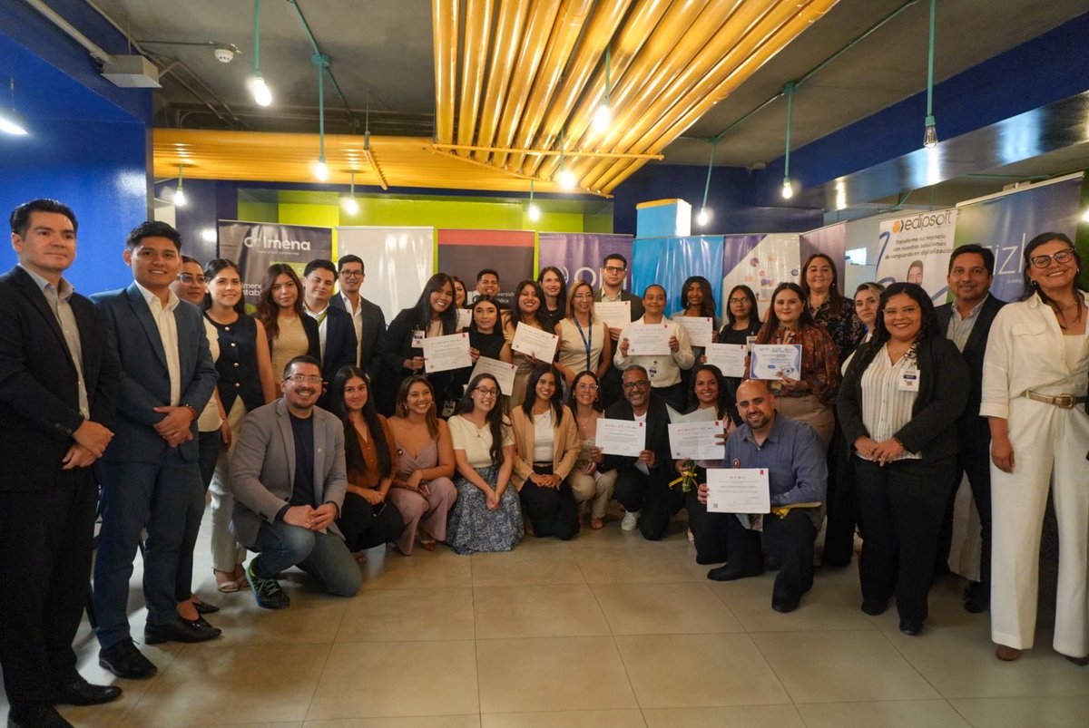 EpicoGye's tweet image. Así vivimos la Graduación del Programa Desafía Tech en Épico🎓

CITEC graduó a beneficiarios del programa Desafía Tech, un programa que fortalece sus capacidades y forma perfiles listos para integrarse a un sector tecnológico en crecimiento.  @alcaldiagye @aquilesalvarez