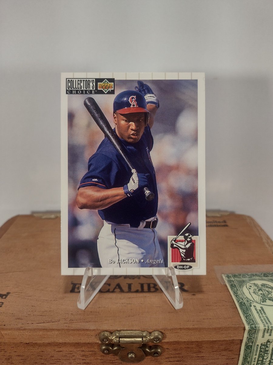 OneMansJunkWax's tweet photo. @RetroCardSnaps 1994 Collector's Choice #Bovember https://t.co/NmgKjwBHOb