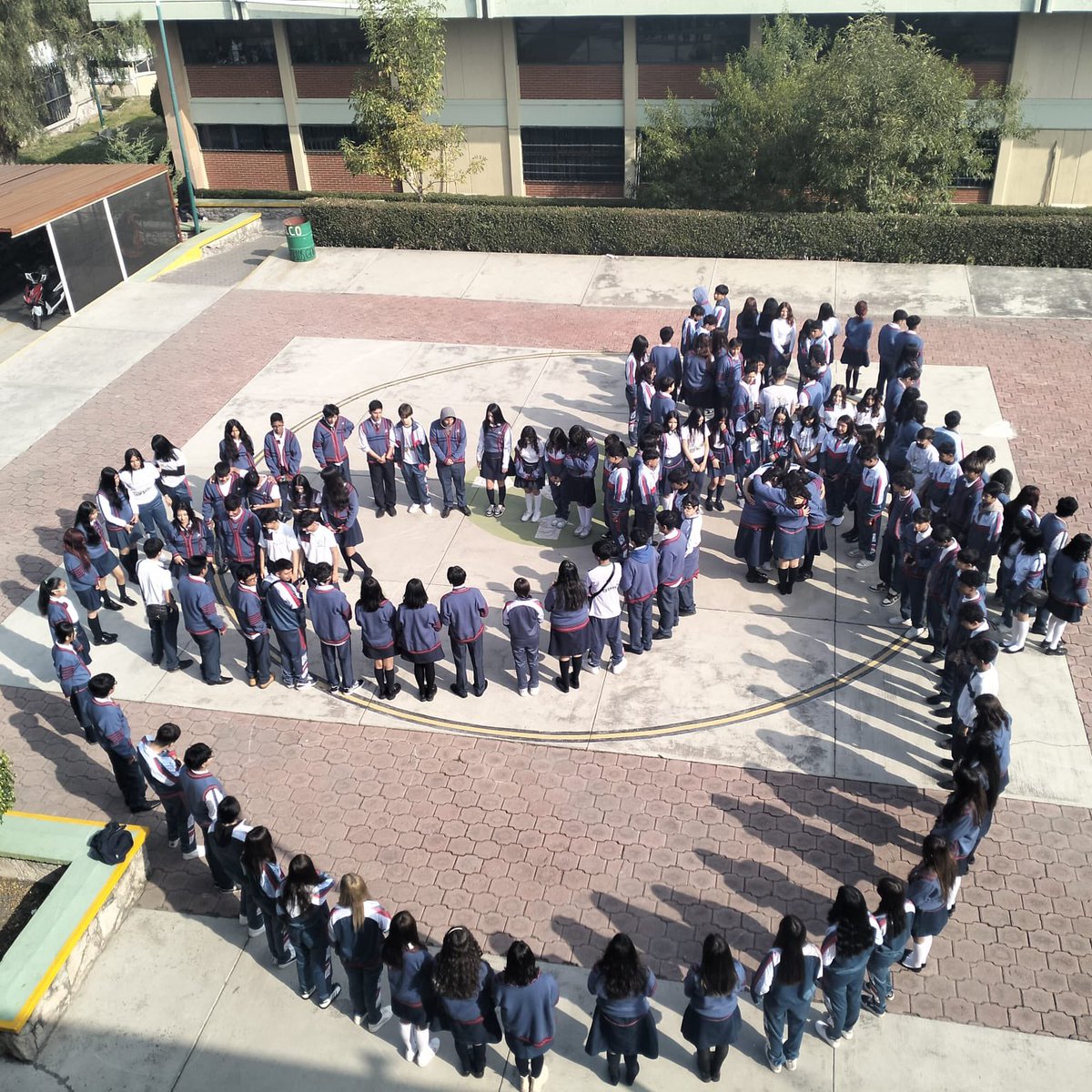 CecytemCoacalc0's tweet image. Los estudiantes del  @CecytemCoacalc0 representan un “Mosaico Nacional por La Paz y en Contra de las Adicciones” con un emotivo mensaje a sus compañeros y comunidad educativa.
#orgullosamentececytemcoacalco
@somoscecytem 
@SeducEdoMex 
@joelcruzcansec