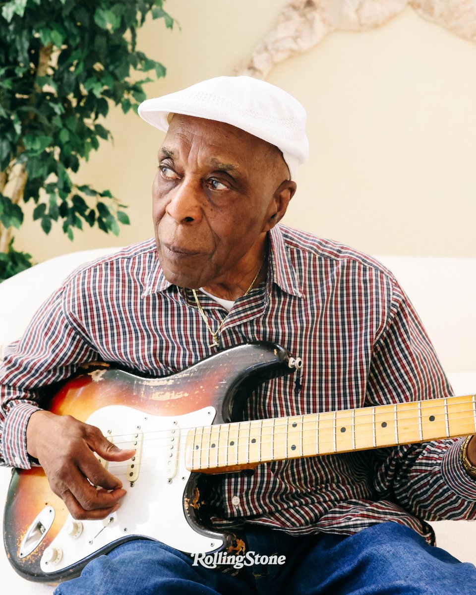 "It seems like every time I go to the grocery store, I hear, ‘That looks like that guy in 'Sinners,’”

Buddy Guy talks to Rolling Stone about being "the last old man still walking and playing the blues." 
rollingstone.com/music/music-fe…