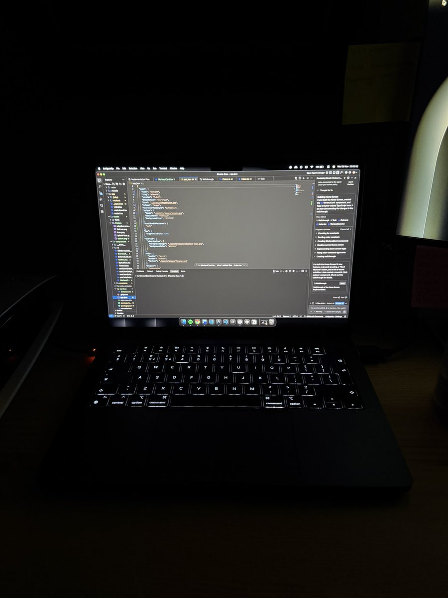 SinghOnTech's tweet image. Currently Building my first proper app using Google Antigravity 

This stuff is insanely good 
#VibeCoding #beginnercoder