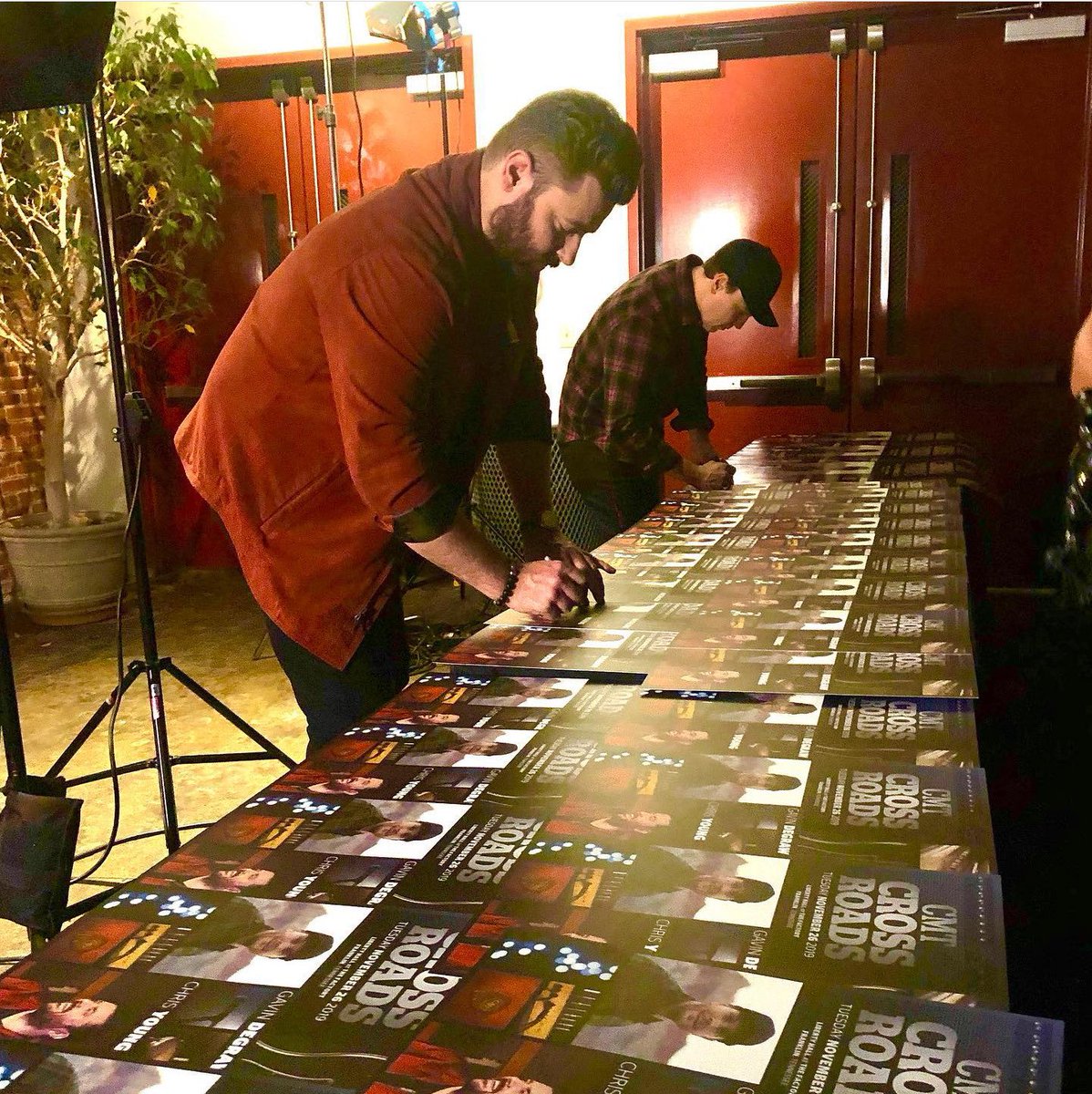 “Having a poster signing contest before the #cmtcrossroads performance tonight with my buddy Chris Young.” #Repost <a href="/GavinDeGraw/">Gavin DeGraw</a>
November 26, 2019