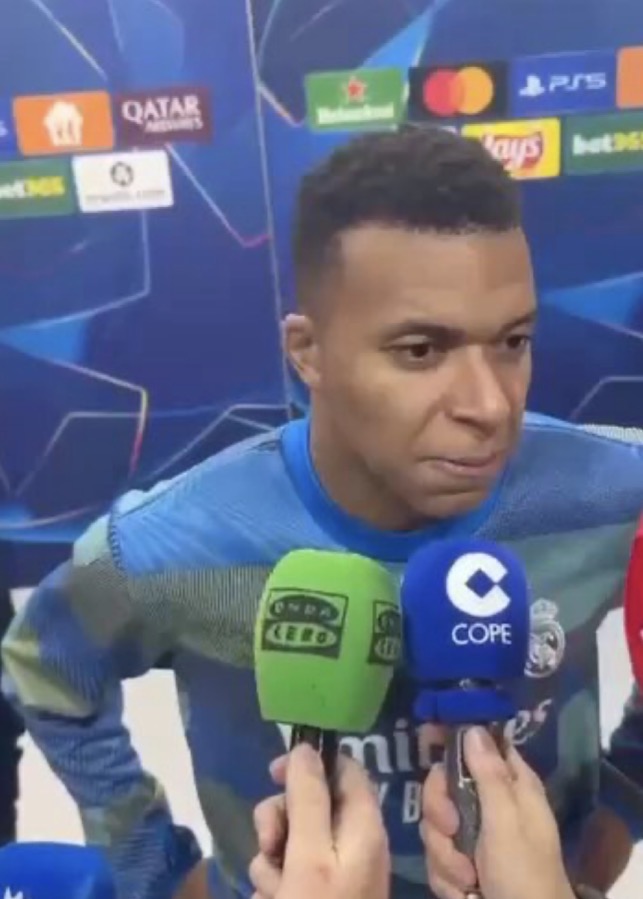 MadridUniversal's tweet image. 🚨 Kylian Mbappé: &quot;Dependence on me for not scoring against Rayo, Liverpool, and Elche?&quot;

&quot;Yes, but you don&apos;t have to say that the team is dependent on me. You have to say that Kylian is one of the people responsible for why we haven&apos;t won, because my job is to score goals.&quot;…