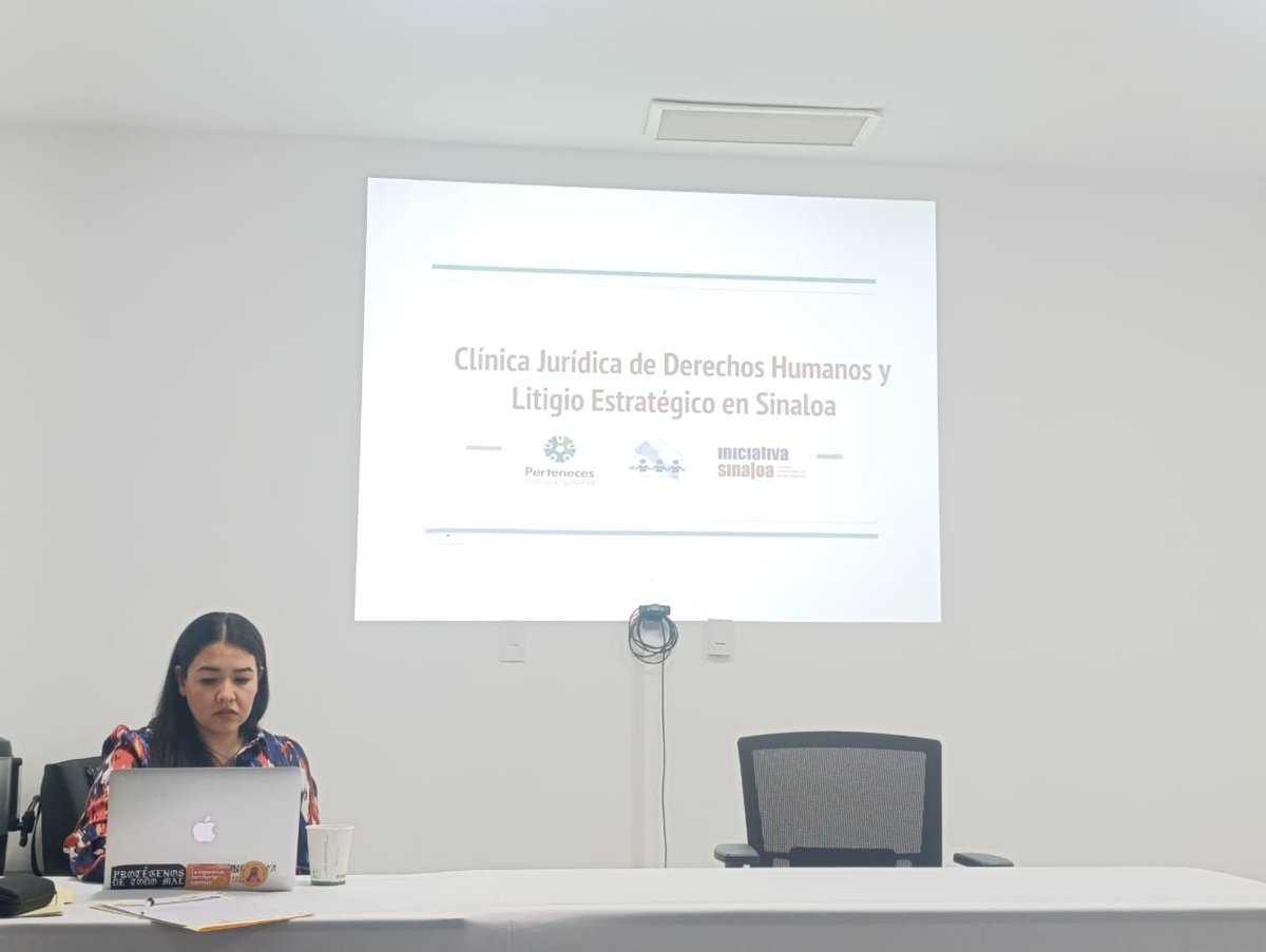 IniSinaloa's tweet image. Ayer @marleonfontes impartió en la Clínica Jurídica de #DDHH y Litigio Estratégico un nuevo modulo donde se exploraron desde las ciencias sociales casos de éxito en intervenciones comunitarias. Esta clínica es organizada por @PertenecesAC, el @InstitutodePro e @IniSinaloa