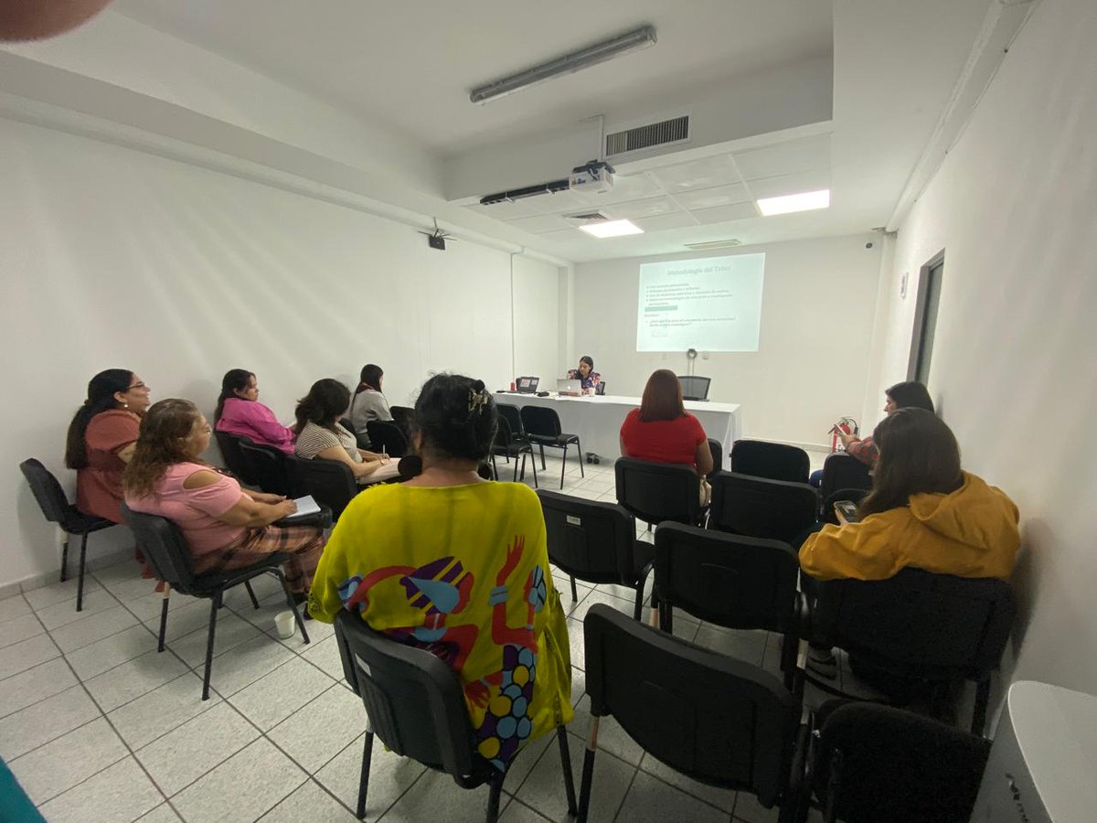 IniSinaloa's tweet image. Ayer @marleonfontes impartió en la Clínica Jurídica de #DDHH y Litigio Estratégico un nuevo modulo donde se exploraron desde las ciencias sociales casos de éxito en intervenciones comunitarias. Esta clínica es organizada por @PertenecesAC, el @InstitutodePro e @IniSinaloa
