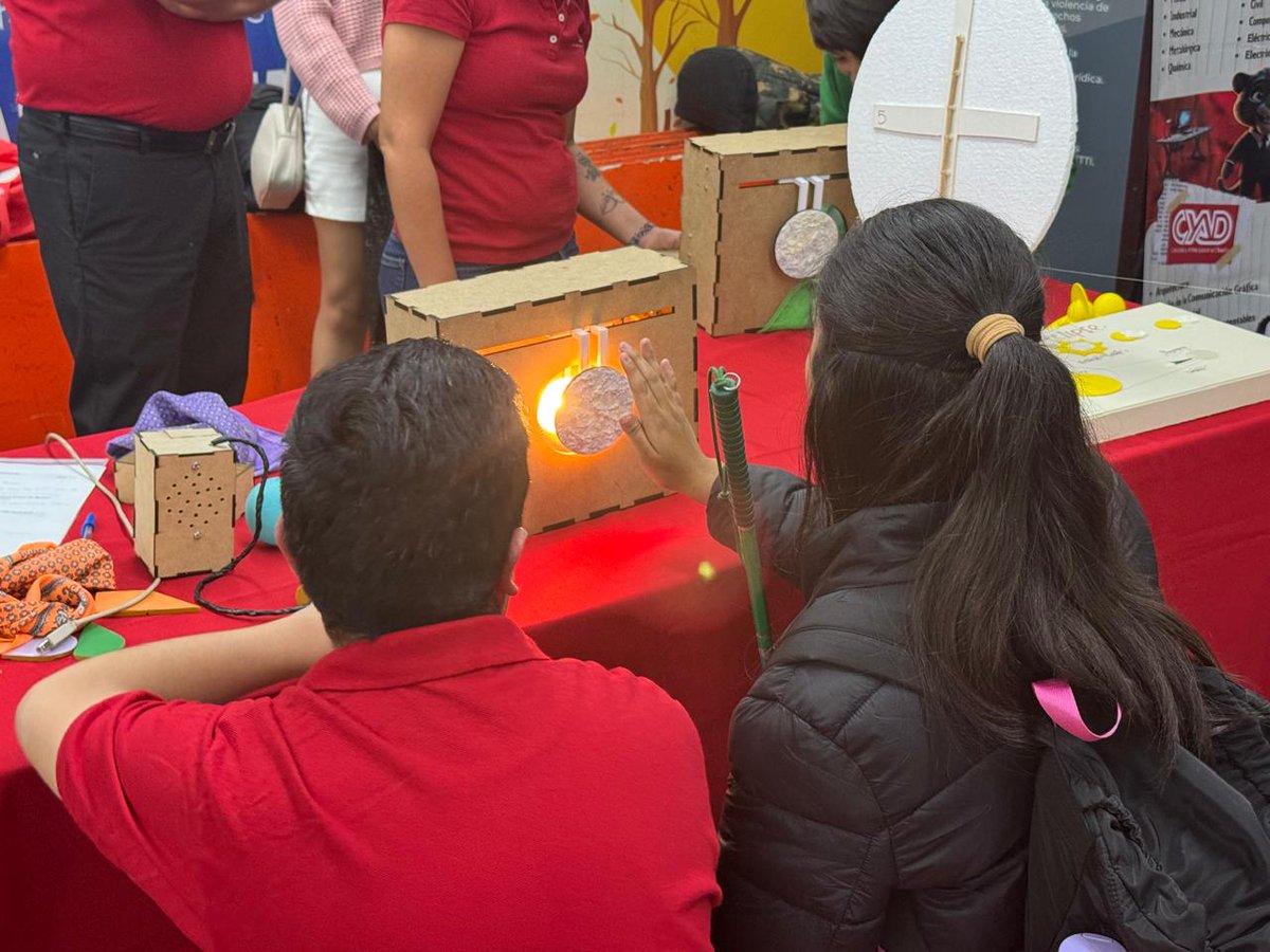 Estuvimos presentes en Metro La Raza y Metro Zapata compartiendo talleres, juegos y experimentos para acercar la ciencia y el conocimiento a la comunidad usuaria.🚇🤝✨
#UAM #SoyUAM 
<a href="/UAM_Lerma/">UAM-Lerma</a> <a href="/UAMAzcOficial/">UAM Azcapotzalco</a> <a href="/UAM_Iztapalapa/">UAM Iztapalapa</a> <a href="/uamxoficial/">UAM Xochimilco</a> <a href="/uamcuajimalpa/">UAM Cuajimalpa</a> <a href="/lauammx/">UAM</a> <a href="/DDiCyT_IPN/">DDiCyT IPN</a>