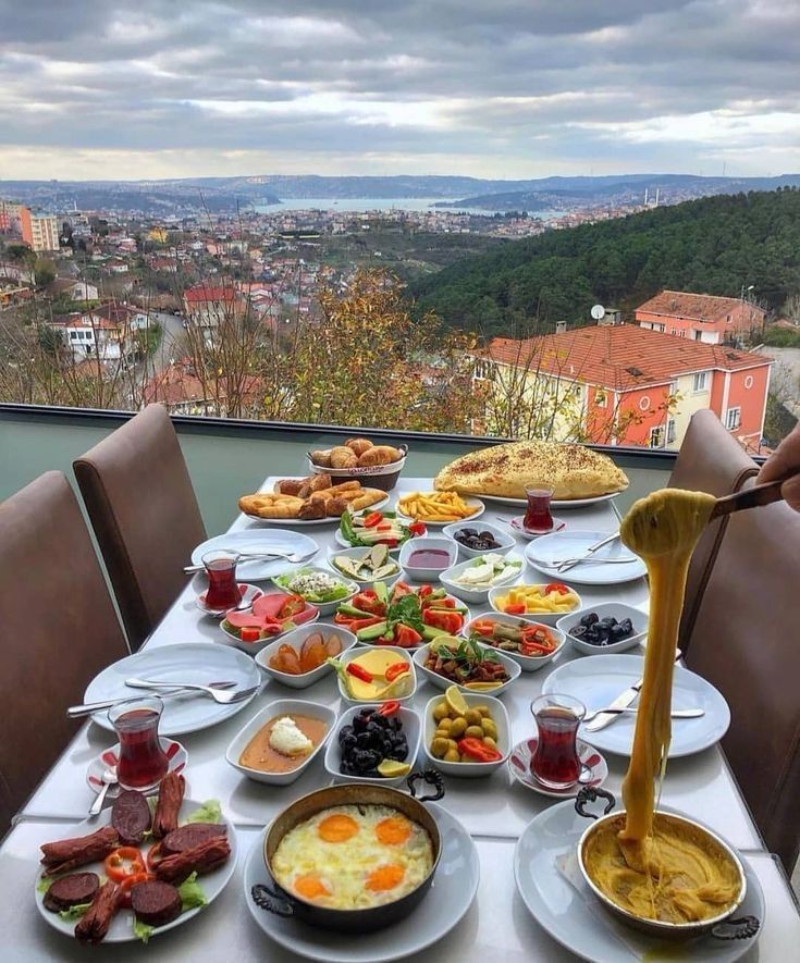 malak00a65's tweet image. كابادوكيا.. الحلم اللي يتحول واقع
مو بس وجهة سياحية، مكان يخليك تعيش فيلم كامل!
مناطيد تطير فوقك مع شروق الشمس، بيوت محفورة بالصخور، وكهوف تعيدك لألف قصة جميلة.

#كابادوكيا #تركيا #سياحة #سفر #مناطيد
#اعلانك__تررند__O56З2б8б79