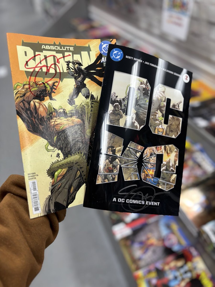 Ssnyder1835's tweet image. left a bunch of signed copies at ⁦@4thWorldComics⁩ - go get them and support one of the best stores in the country!