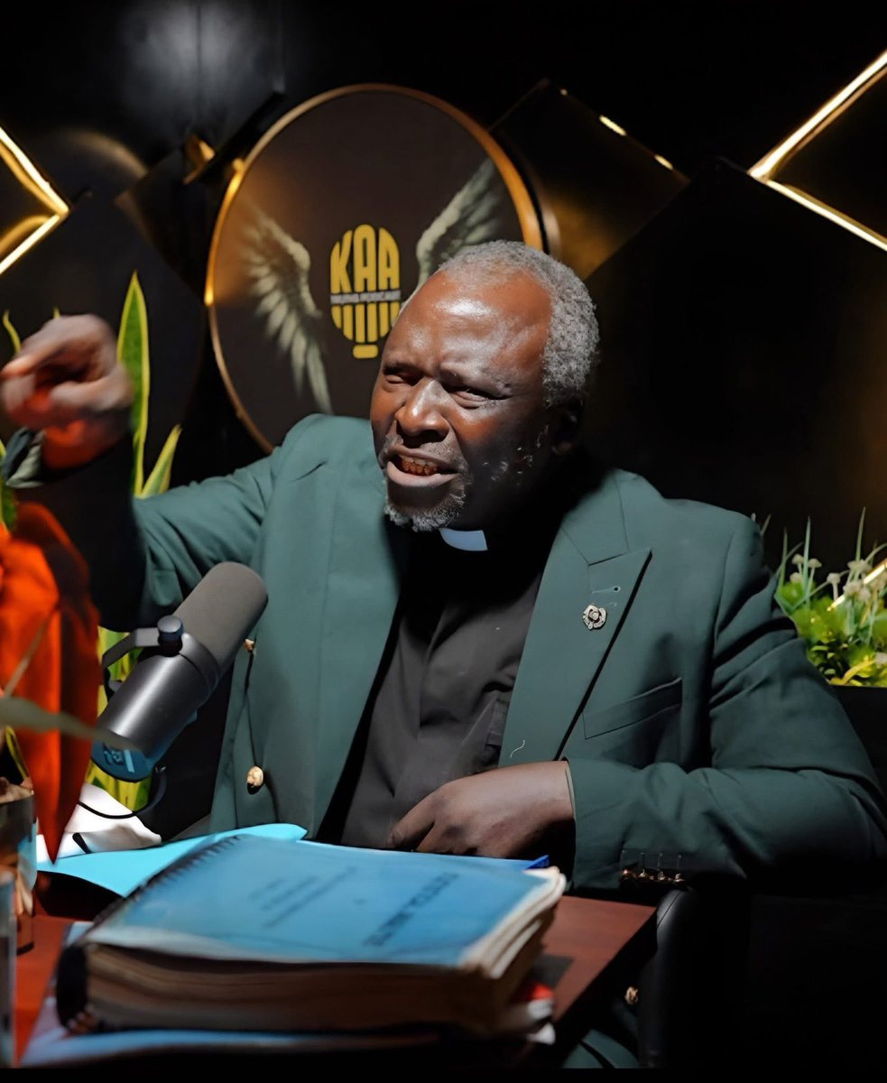 DrCroc28's tweet image. Reverend Ezekiel DACHOMO has gone insane, but after losing 5 of your children to Fulani Islamic terrorist in the Plateau in one night, you wont remain sane. 

After you pulled a broken knife 🔪 stocked in the heart of your mother, you won’t remain sane.

After you buried 5000…