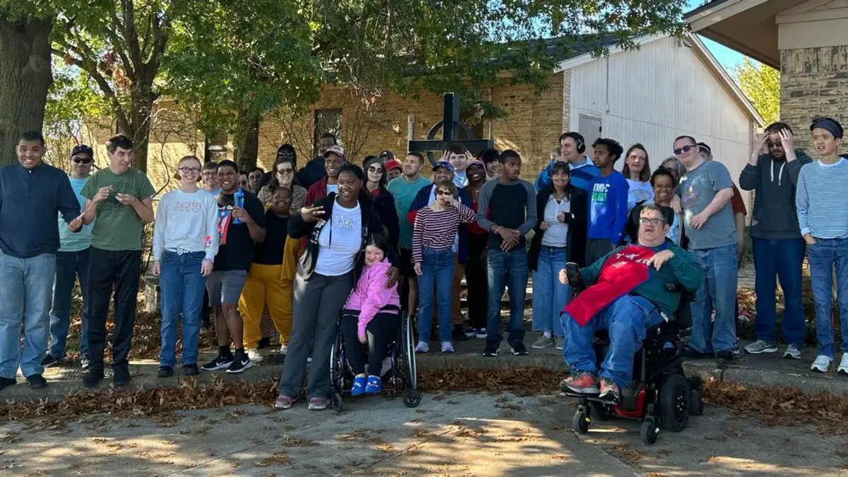 HEBChamber's tweet image. 🚗 HEB heroes: Our member Clubhouse for Special Needs needs a new van for teens/young adults w/ special needs! Safe rides = life skills &amp;amp; adventures. Donate to empower: bit.ly/3LUKS7V 💙 #SpecialNeeds #CommunitySupport #NonprofitFundraising