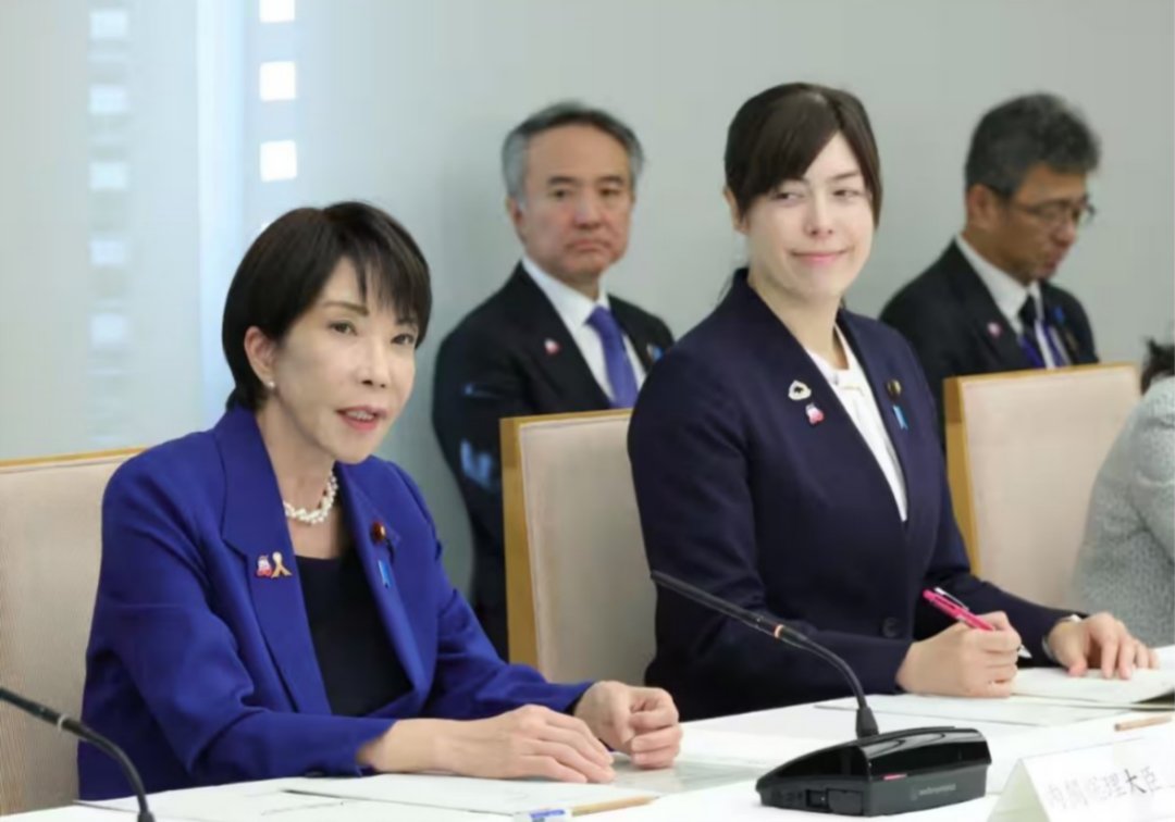 sxzBST's tweet image. やっぱ絶対、小野田紀美大臣って信頼出来るわ☺️

←高市総理を見る小野田大臣

→望月衣塑子を見る小野田大臣