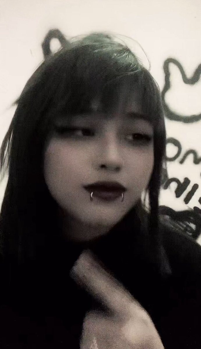 Oi acho que vou furar a boca