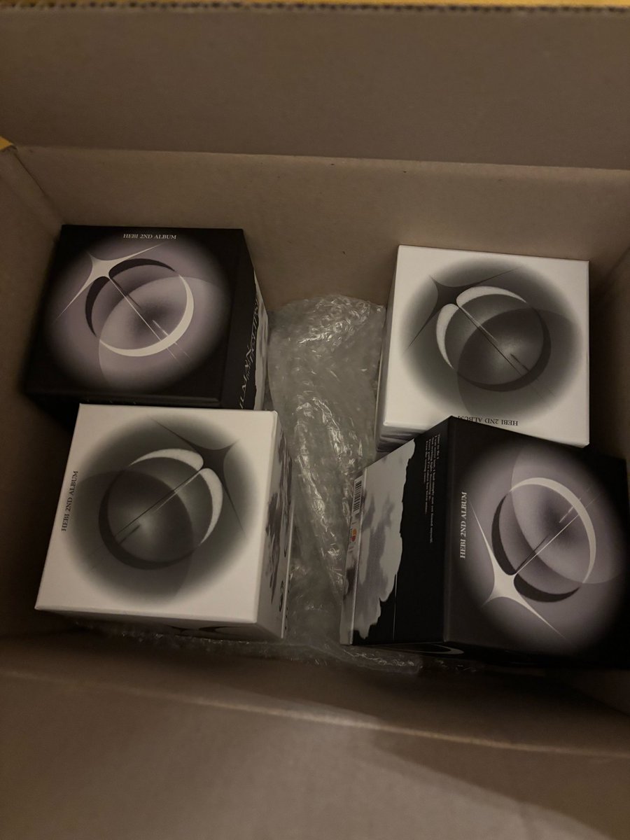 yasel1022's tweet image. 집에 무드등을 다 두기가 힘들어서 2개정도만 나눔 하려고 하는데 받으실 분 계신가요?