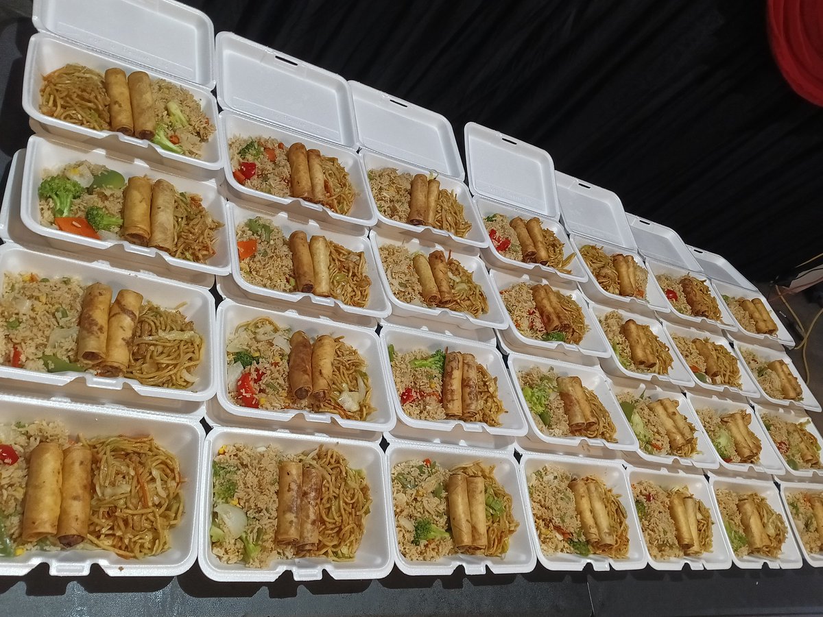 JasonRossMA's tweet image. Thanks to the generosity of Hong Meas Restaurant in Fall River, we were able to feed 40 West Bridgewater senior citizens in need this Thanksgiving!