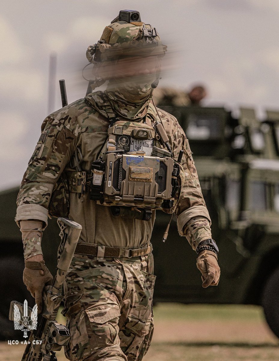 SilvusTech's tweet image. #StreamCaster #MANET radios don’t lock you into a walled garden of proprietary accessories. 
.
They’re a powerful transport system for TCP/IP, which means if a device can be networked, it can be integrated. As a true IP-based transport layer, StreamCaster lets operators bring any…