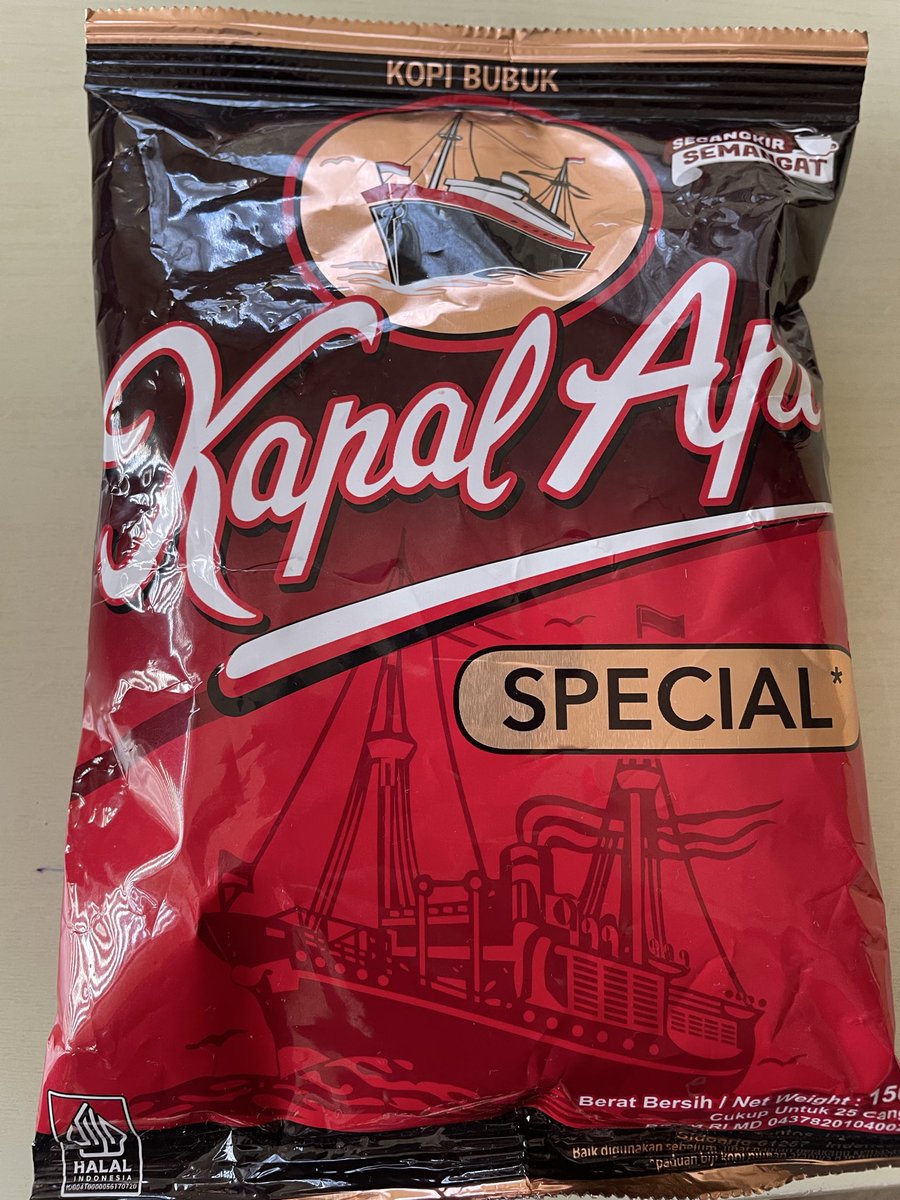 ahmad_coffee_S's tweet image. 今日のコーヒーはインドネシア🇮🇩「Kapal Api」
フルーツを添えて
#アマドコーヒー　
#コーヒーのある暮らし 
#コーヒー好きな人と繋がりたい 
#コーヒー