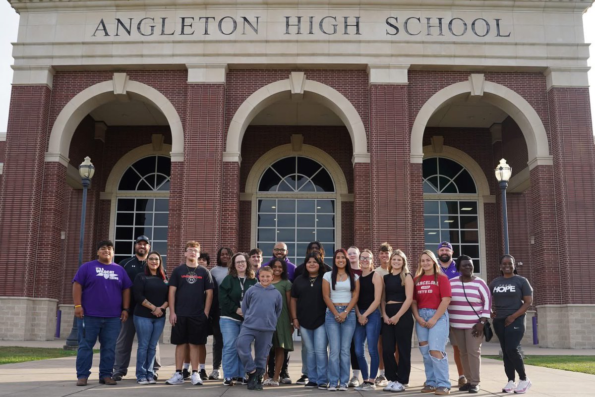 Angleton ISD tweet media