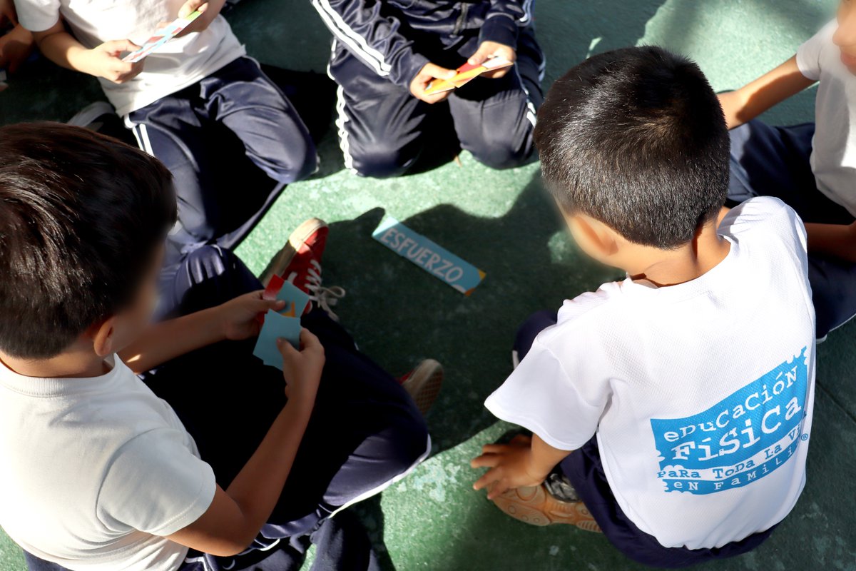 CODECOF_CIG's tweet image. 🌟 Los valores que enseñamos hoy, los verán reflejados mañana.
En un espacio lleno de color, dinámicas y sonrisas, conversamos  sobre principios que construyen carácter:
💛 honestidad
💙 respeto
🤝 responsabilidad
🌟 empatía
Un día para aprender, compartir y sembrar esperanza