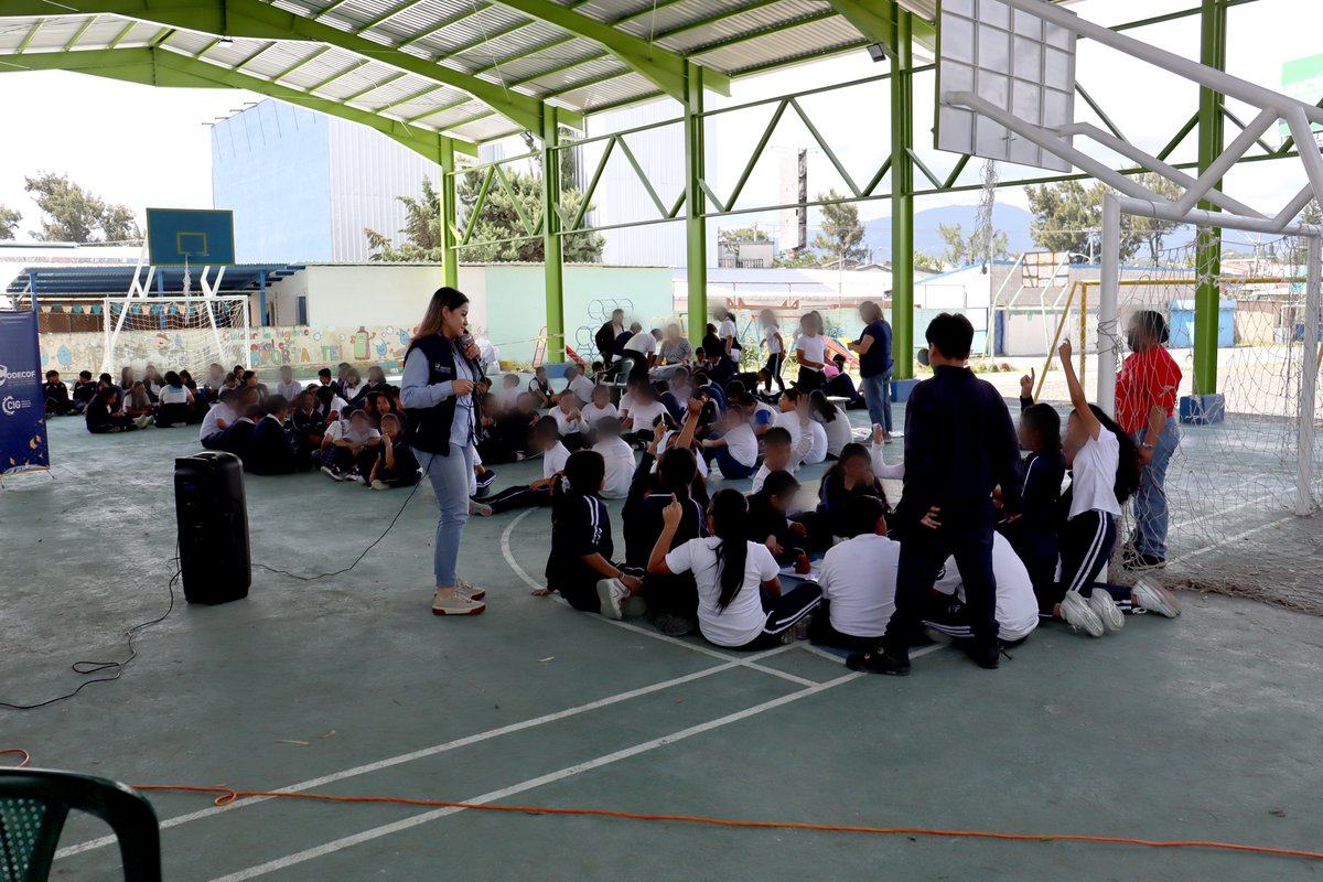 CODECOF_CIG's tweet image. 🌟 Los valores que enseñamos hoy, los verán reflejados mañana.
En un espacio lleno de color, dinámicas y sonrisas, conversamos  sobre principios que construyen carácter:
💛 honestidad
💙 respeto
🤝 responsabilidad
🌟 empatía
Un día para aprender, compartir y sembrar esperanza