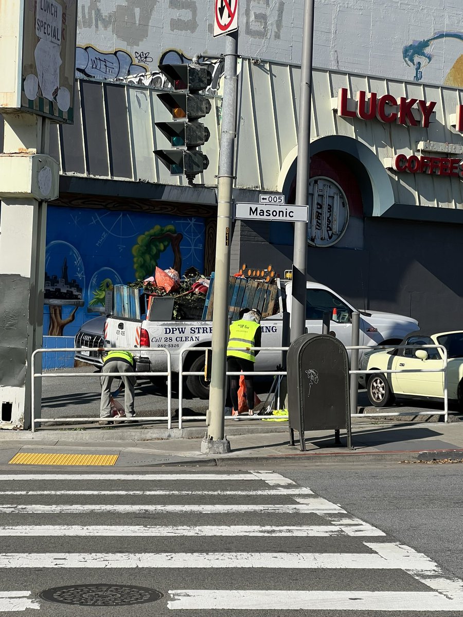 RefuseRefuseSF's tweet image. Surprising turnout for a Wednesday before Thanksgiving, but we had 18 volunteers roll through the Masonic Cleanup this morning. @sfpublicworks on the spot to pickup the trash bags we filled.

Continued amazement at how clean the area has become with this regular attention.