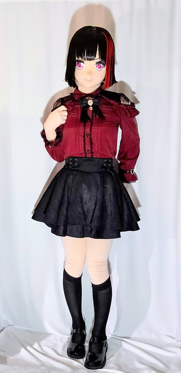 私は逃げたかった・・・。
補正の結果が出ない事に悩んでいましたが、２日間お休みをいただけたので補正強化合宿を行いました！
黒いスカートの方が合宿後の姿です。
後程変更箇所の詳細をお伝えします。