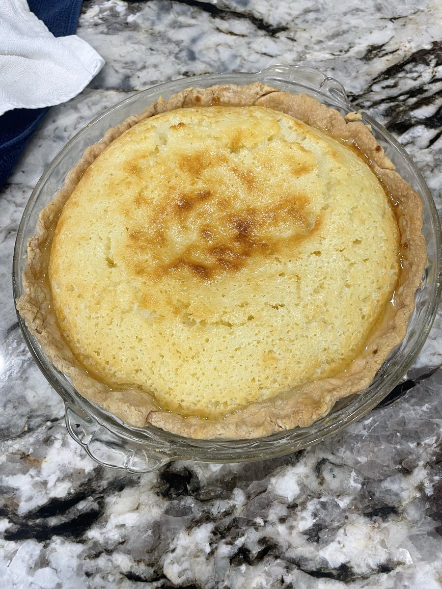 MarkPeanutThree's tweet image. Buttermilk pie. #chef #food #FoodieBeauty