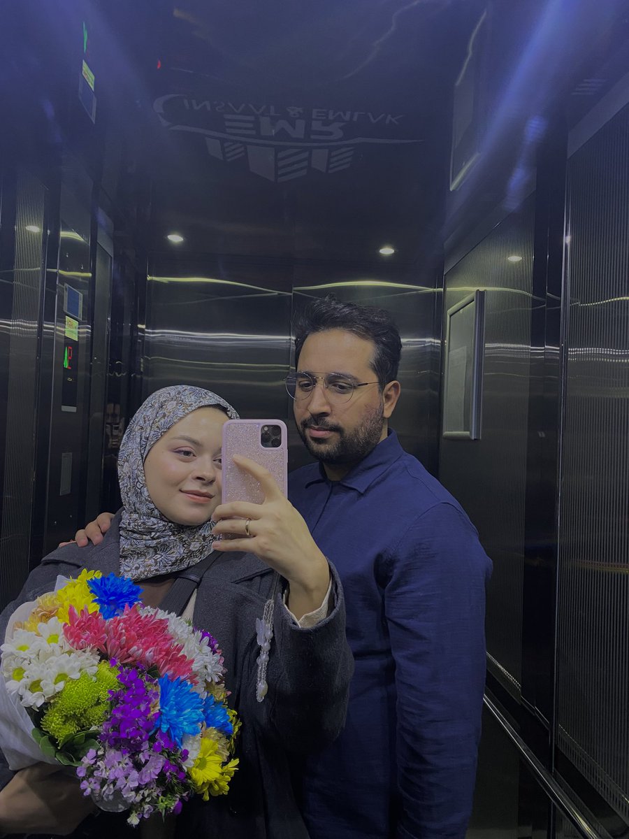 aleyna_ozrr's tweet photo. Soldaki masayı aydınlatıyor sağdaki kalbimi, ömrümü, yolumu…💕 https://t.co/xydV6wYKma