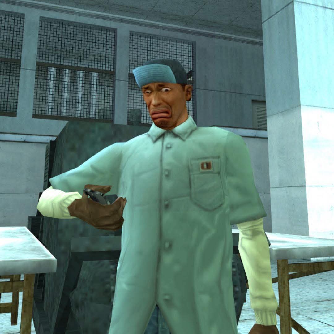 luca_varan's tweet image. Ma belle mère : Tu ramène ma fille à quelle heure jeune homme ? Il est tard ! 

Moi entrain de travailler à la zone industrielle :