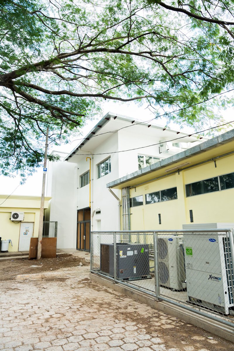 RedSolidaria_hn's tweet photo. Además, se realizaron mejoras en la fachada del Hospital Santa Teresa, devolviéndole vida y modernidad a este importante centro de atención para miles de familias.

Todo esto ha sido posible gracias a la gestión de la Presidenta @XiomaraCastroZ 
2/3 https://t.co/MfLLiAJNF3