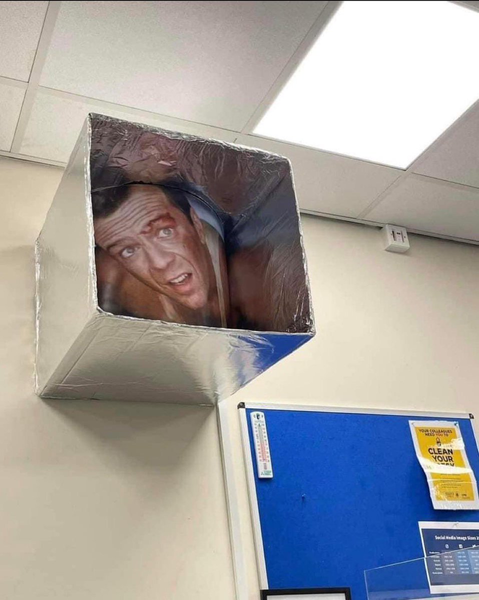 Už máte v práci taky vánoční dekoraci...?  🎄