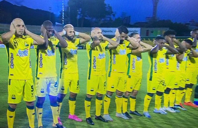 Protocolarios’ #BucaramangaXForta
🔊🔊🔊
MAMI PRENDE LA RADIO ENCIENDE LA TELE Y NO ME MOLESTE QUE HOY JUEGA LA SELE