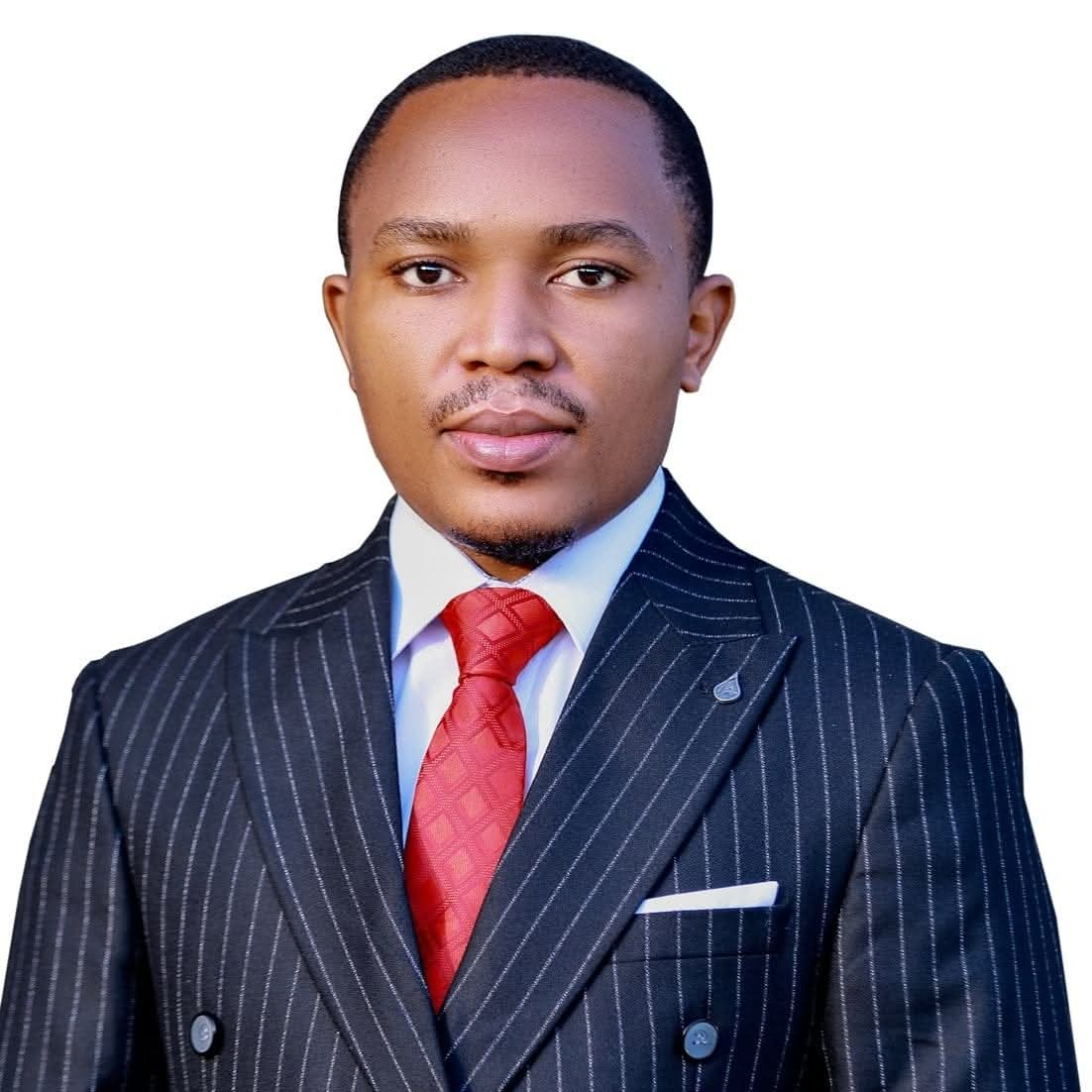 Kaka,
Kaka Fiston Mahamba aka Mwami Wa Biondi.

Heureux anniversaire, CEO made in Beni, Musyenene.