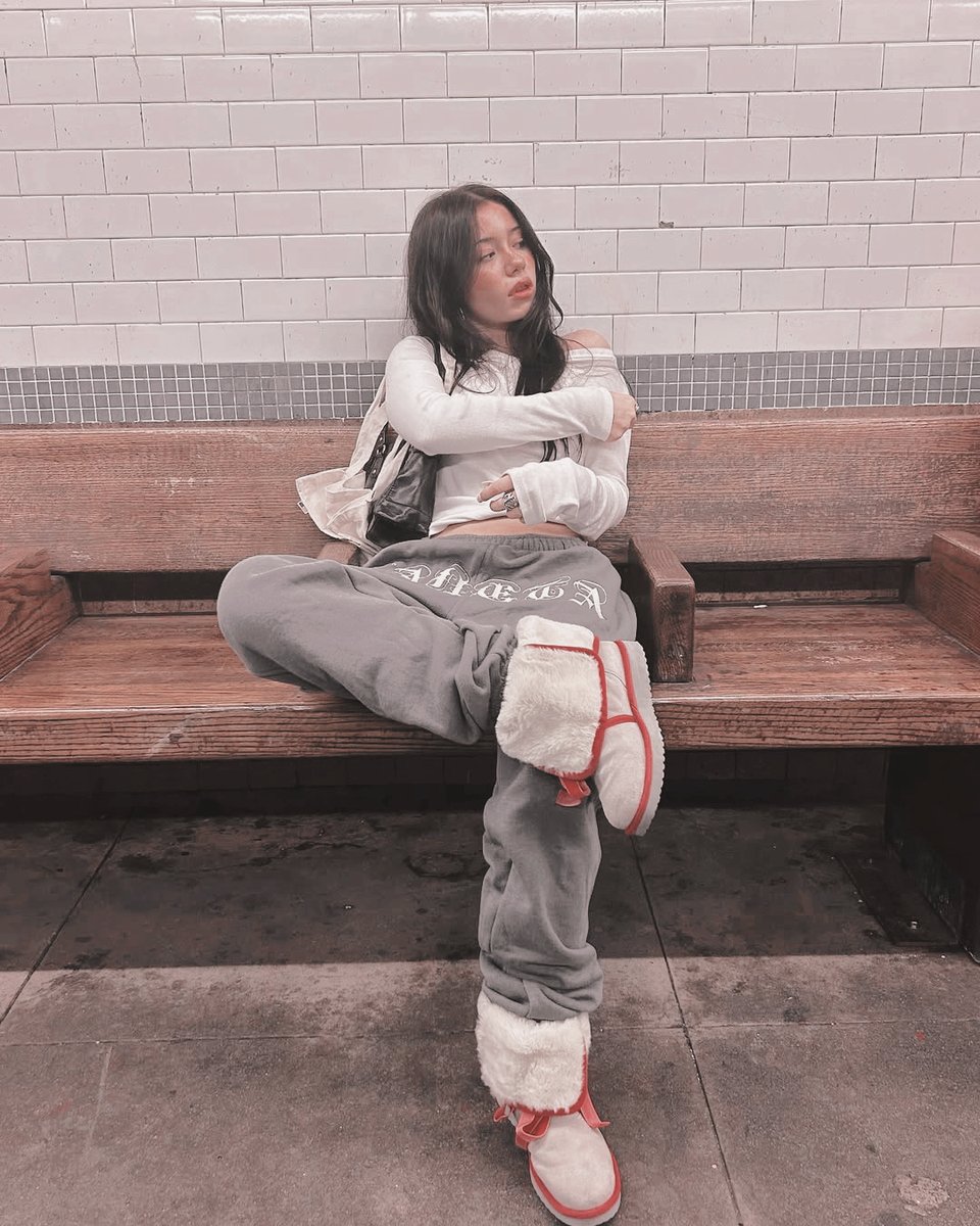 nxghtdreams's tweet image. ⠀⠀⠀
⠀⠀⠀⠀
⠀⠀⠀⠀i  ᴋeep  it  𝖈ute  ,  i  ᴋeep  it  𝖗ea̲l̲.

⠀⠀⠀⠀