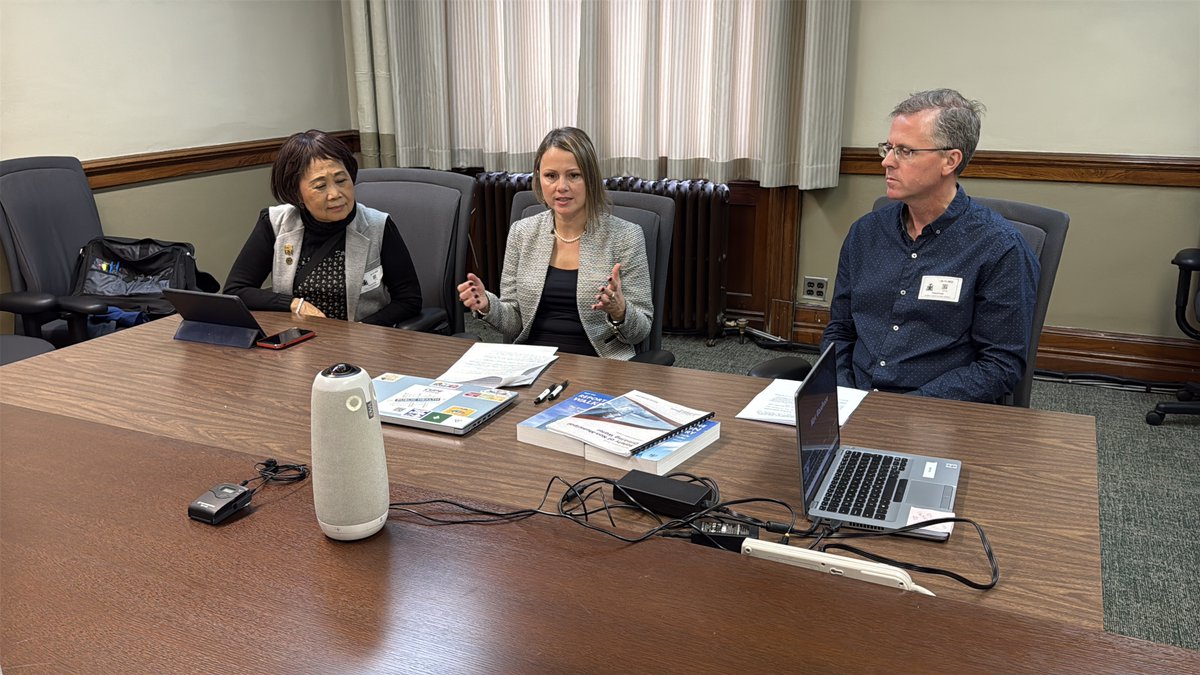 Today is our PUBLIC HEALTH DAY OF ACTION. ✊🏽👏🏽

CUPE Ontario Public Health Workers Committee made their way back to Queen’s Park today to deliver a message to our Ontario MPPs that we are important to the communities we serve, and we need to be funded properly to provide the wide