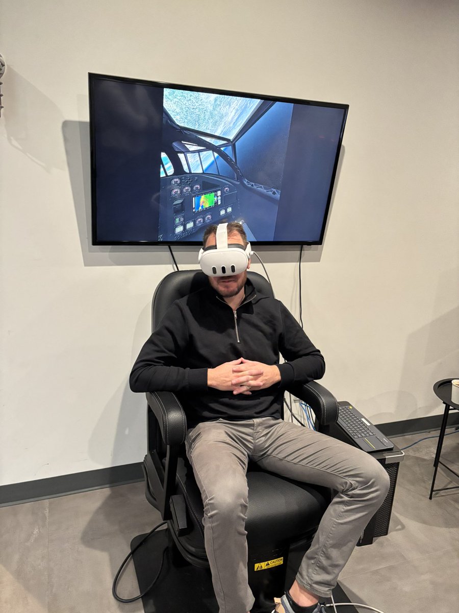 $DBO.TO $DBOXF I had a great time this morning visiting D-BOX with <a href="/PaulAndreola/">Paul Andreola 🇨🇦</a> <a href="/veritasvatillum/">TrevTrew</a> <a href="/paolosergei746/">Paolo</a> and a couple of other Smallcap Discoveries subscribers. We got to try the cinema seats, a sim racing rig, a VR headset and a brand new arcade game. I love my job 😄