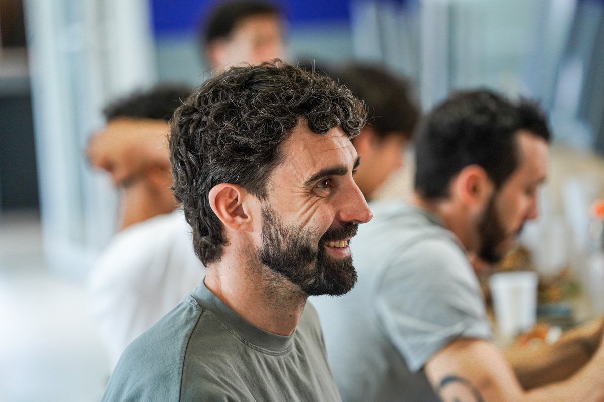 BasquetBocaJrs's tweet image. Asado en grupo para cortar la semana 🍖🥩😃