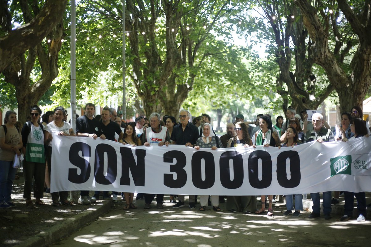DanielCatalano_'s tweet image. Vergüenza nacional y retroceso histórico.

Hoy realizamos una recorrida en el predio de la Ex ESMA hasta las puertas de la Secretaría de DD.HH de la Nación en repudio a Alberto Baños.
Nos acompañaron Carmen Árias, presidenta de la Asociación Madres de Plaza de Mayo, y…