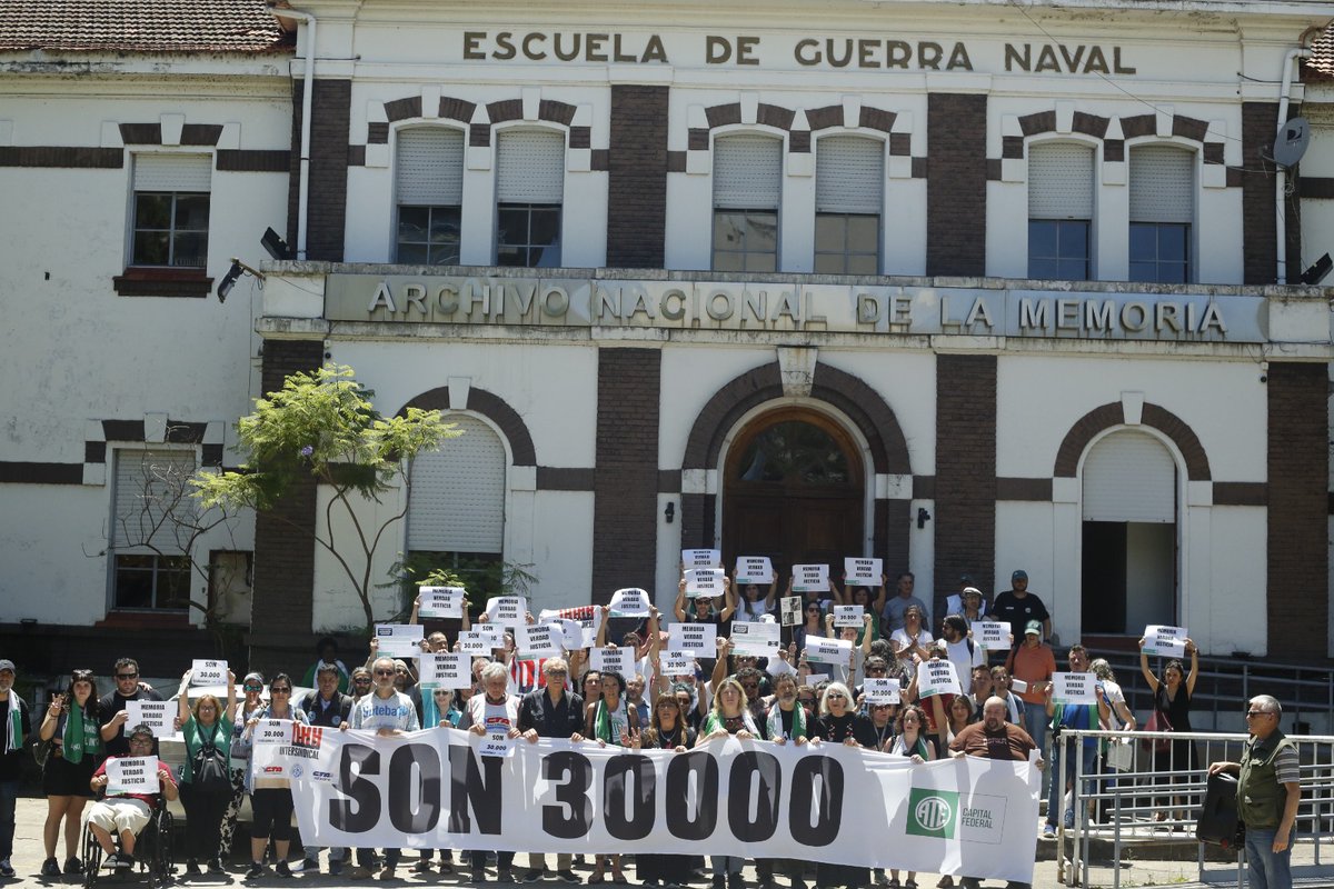 DanielCatalano_'s tweet image. Vergüenza nacional y retroceso histórico.

Hoy realizamos una recorrida en el predio de la Ex ESMA hasta las puertas de la Secretaría de DD.HH de la Nación en repudio a Alberto Baños.
Nos acompañaron Carmen Árias, presidenta de la Asociación Madres de Plaza de Mayo, y…