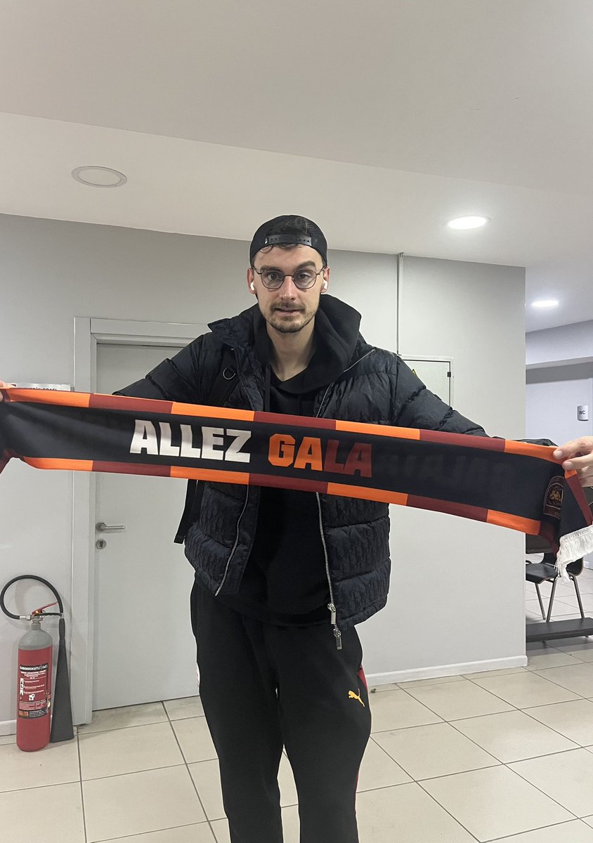 wsc040716's tweet image. dünyanın en iyisi 🦁❤️💛