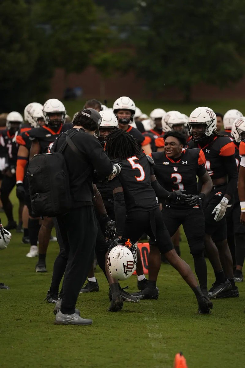 xaviergunn5_'s tweet image. Love putting smiles on people faces,
REAL PLAYMAKER #Consistent 
Where is home?