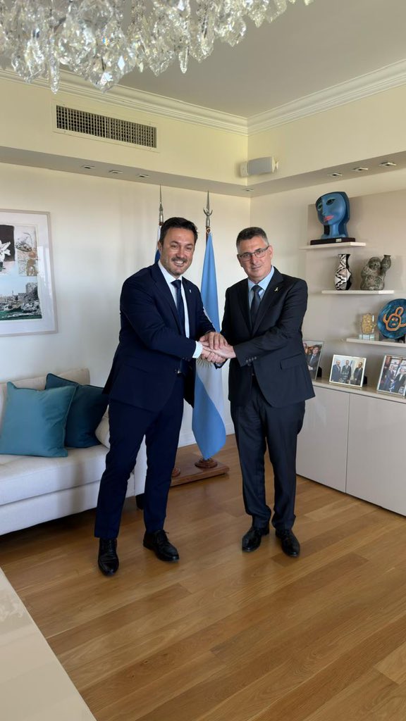gidonsaar's tweet image. Tuve un muy buen almuerzo de trabajo con el Ministro de Defensa de Argentina @luispetri en Buenos Aires. Conversamos sobre formas de fortalecer nuestros lazos de seguridad y económicos. Apreciamos la amistad del Ministro y su rol crucial en la decisión de Argentina de designar a…