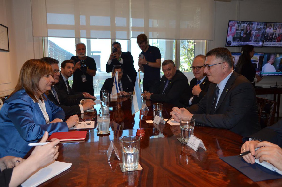 gidonsaar's tweet image. Good to meet again with Argentina&apos;s Minister of National Security @PatoBullrich in Buenos Aires. 
We discussed Israel and Argentina&apos;s security challenges and ways to cooperate. I detailed Iran&apos;s Revolutionary Guards&apos; promotion of terror in the Middle East and beyond and the need…